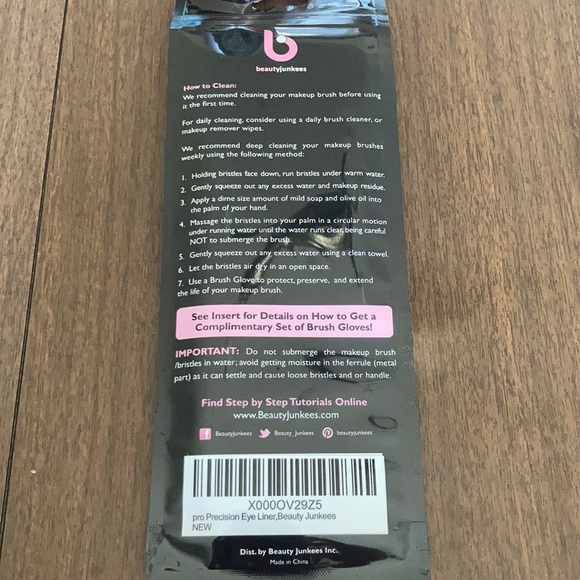 Beauty Junkees Eye Liner Brush! New in bag! - Picture 2 of 2